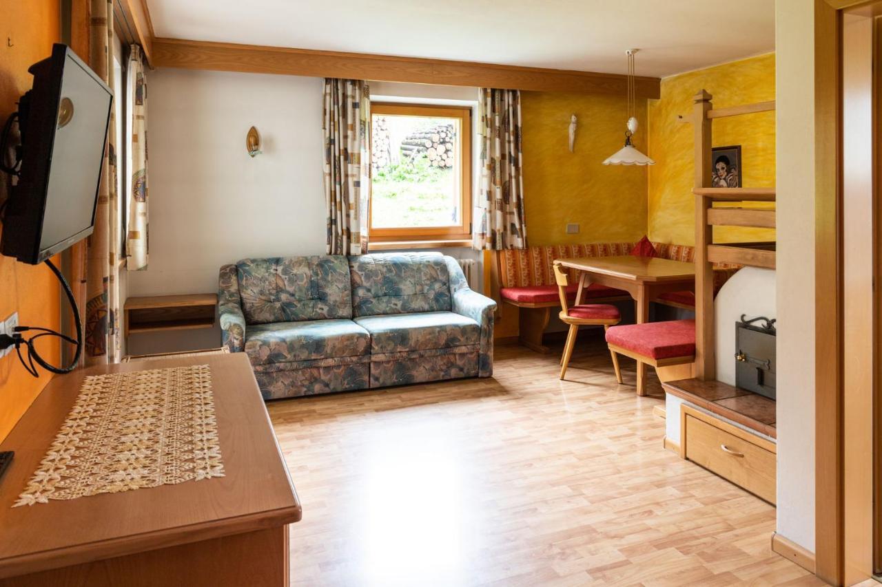 Garni Juri Bed & Breakfast La Villa  Bagian luar foto
