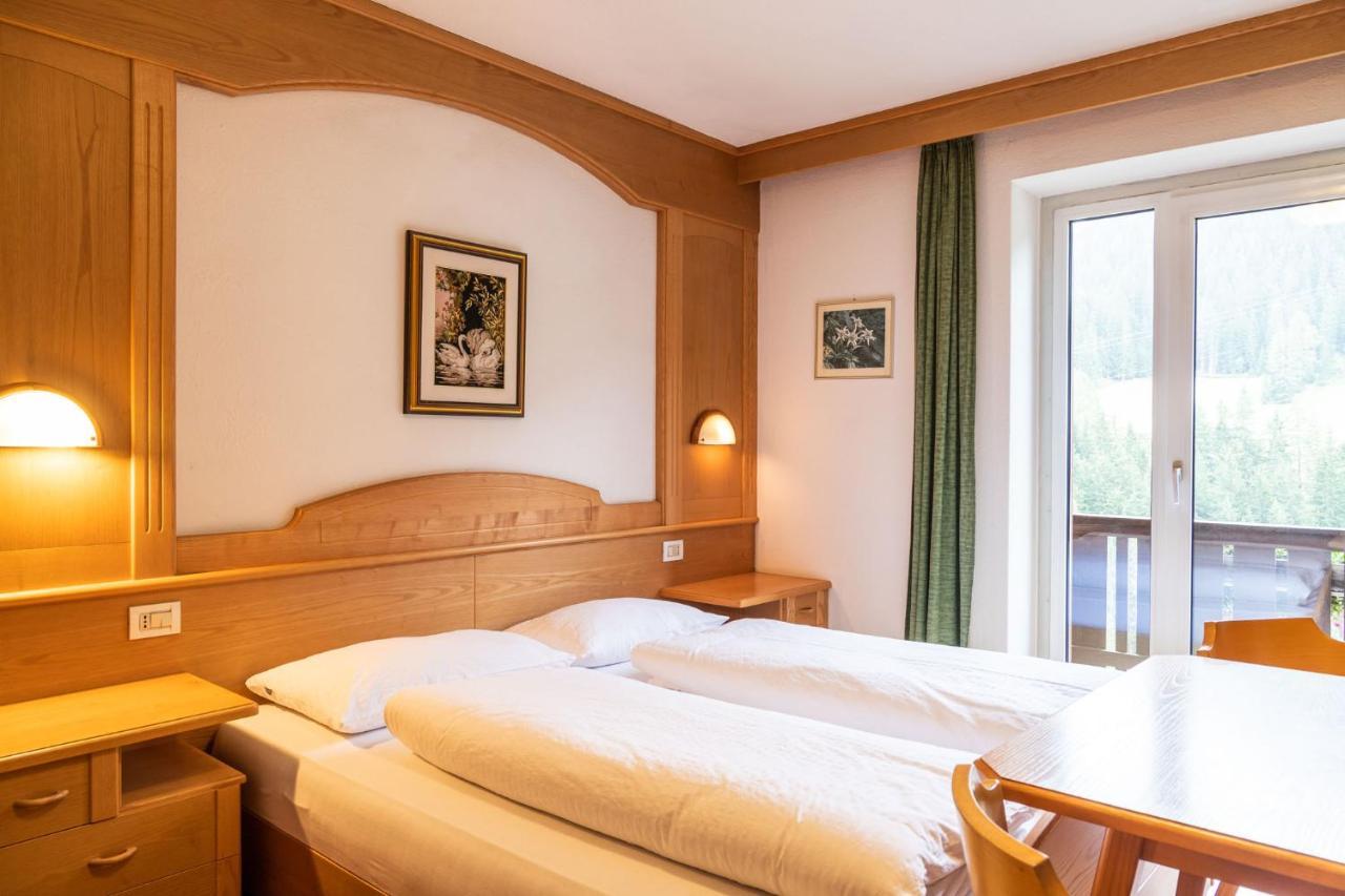 Garni Juri Bed & Breakfast La Villa  Bagian luar foto
