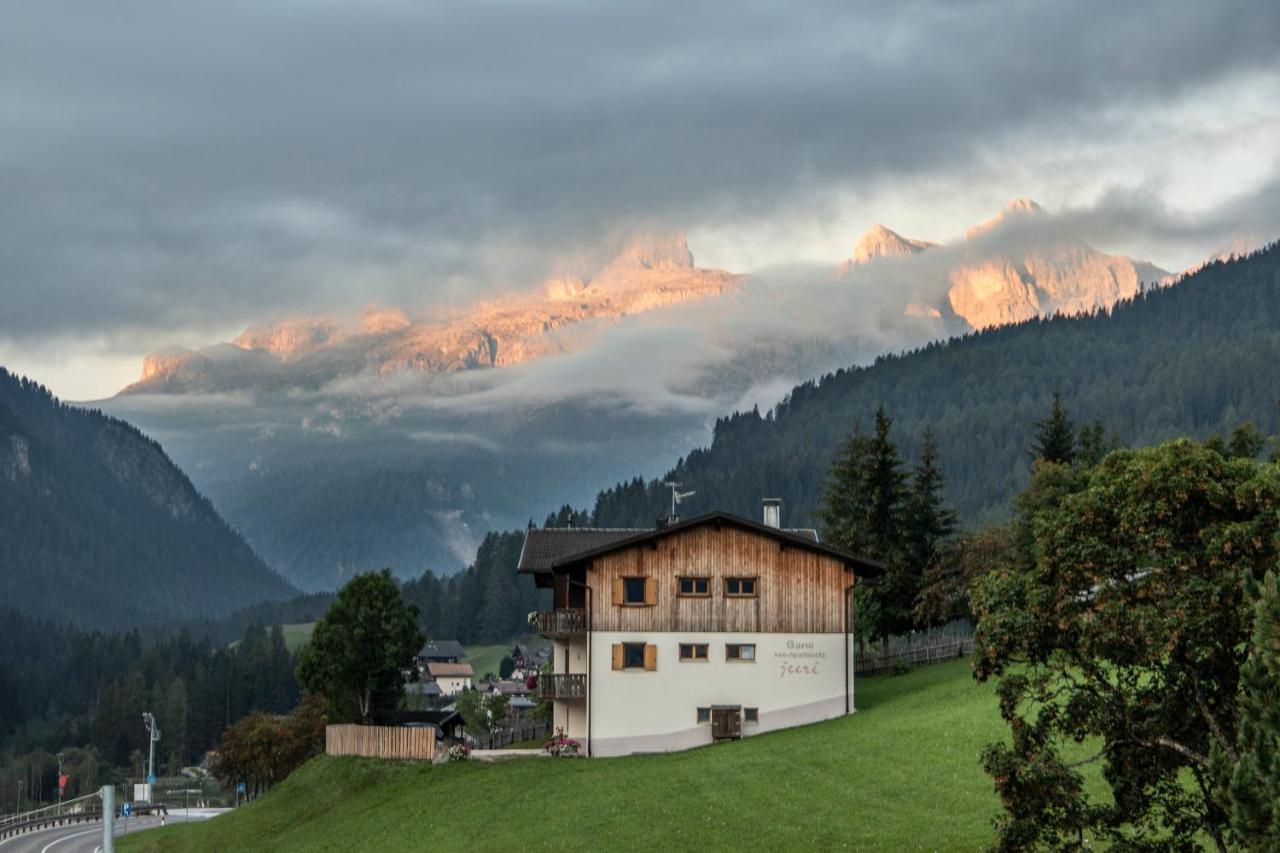 Garni Juri Bed & Breakfast La Villa  Bagian luar foto