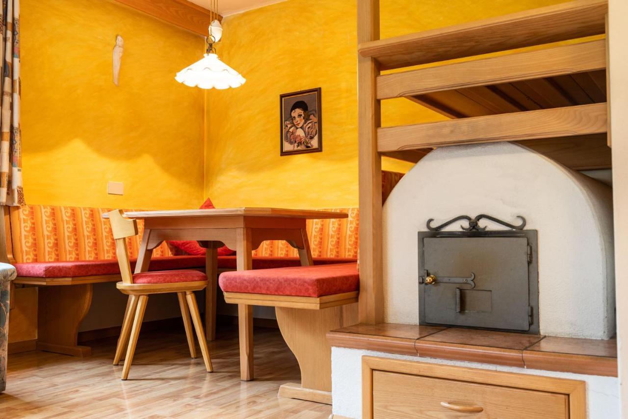 Garni Juri Bed & Breakfast La Villa  Bagian luar foto