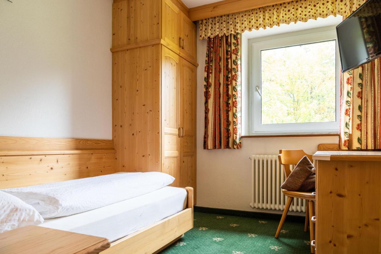 Garni Juri Bed & Breakfast La Villa  Bagian luar foto